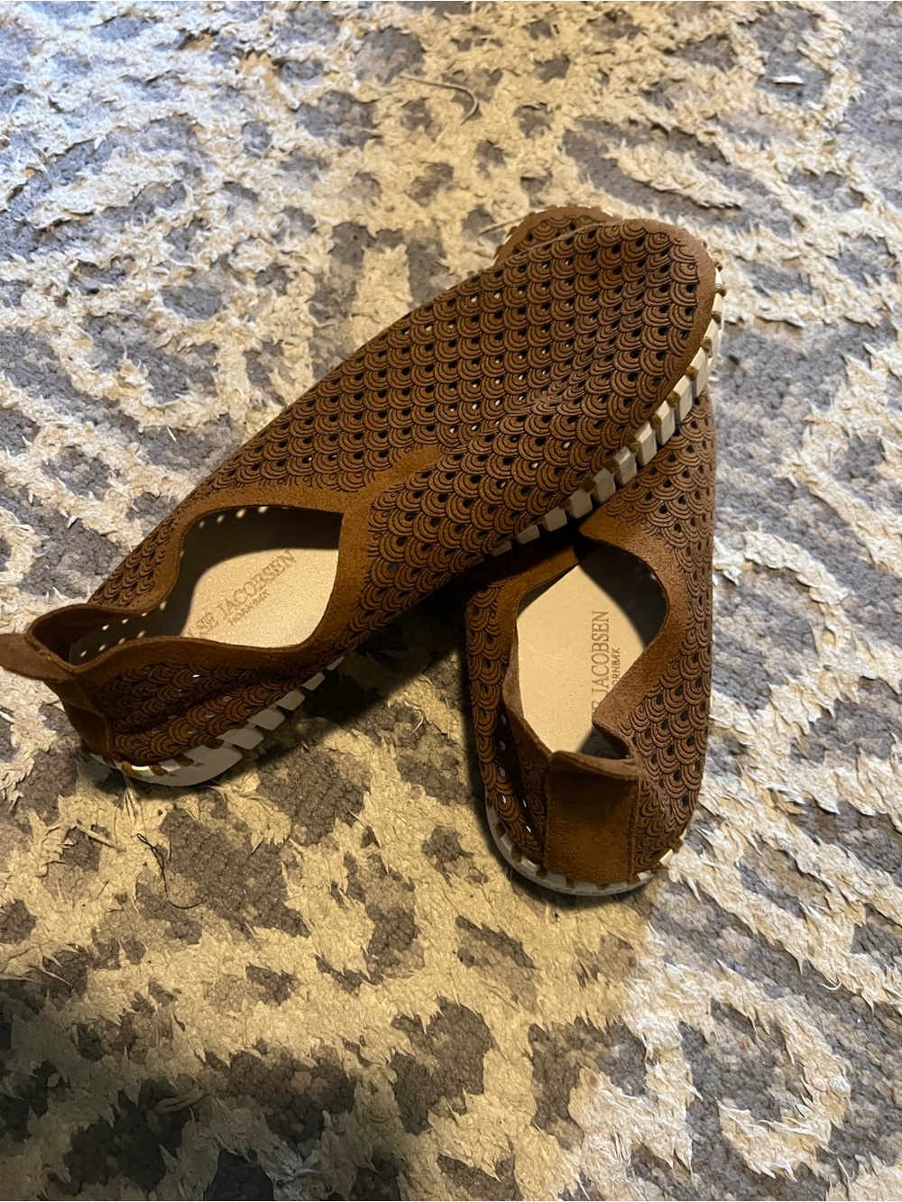 Ilse Jacobsen Brown Scalloped Slip-On Loafers